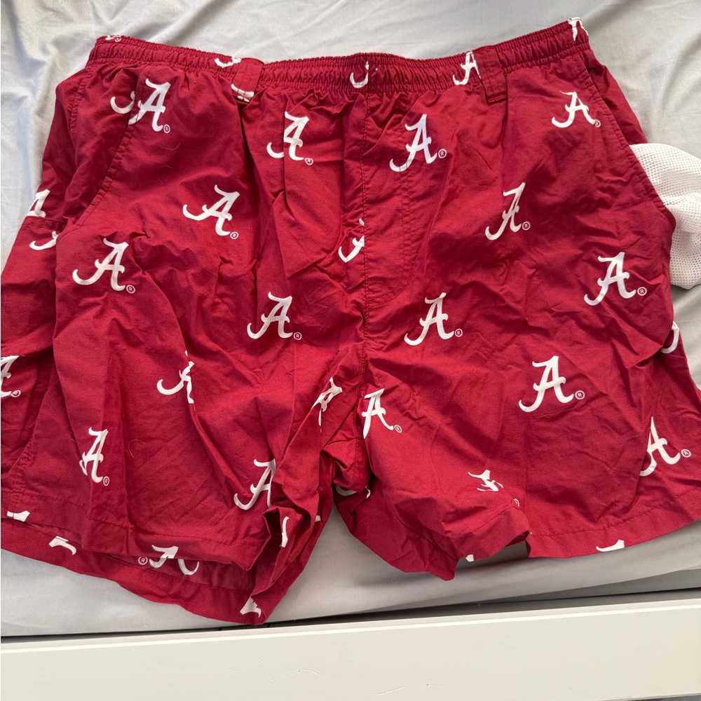 Men’s Alabama Columbia PFG Shorts. Size XL